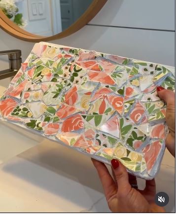 Turn Broken Thrifted Plates Into a Mosaic Tray
