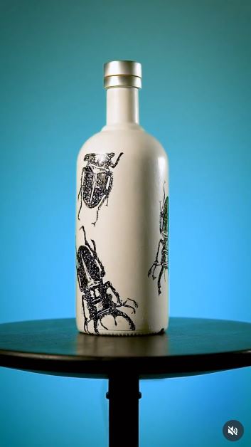 Colour the Inside for a Smooth Opaque Bottle Colour the Inside for a Smooth Opaque Bottle