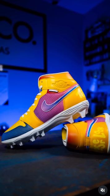 Create a Sunset Ombré Across Old Cleats