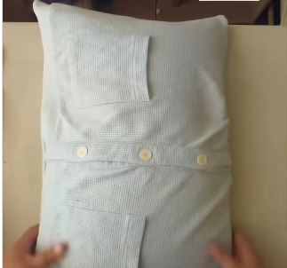 Make a Cushion Cover From a Cardigan