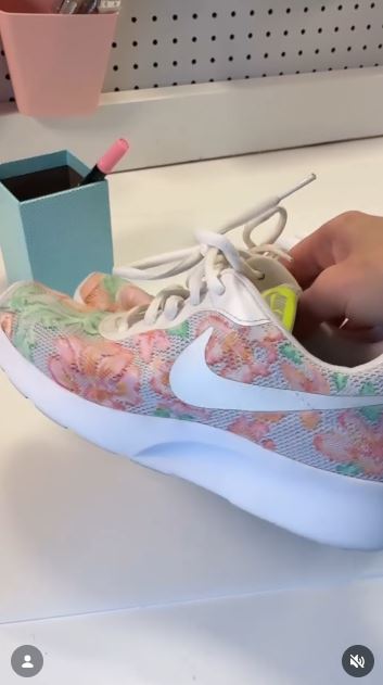 Refresh Old Sneakers With Small Acrylic Marker Details