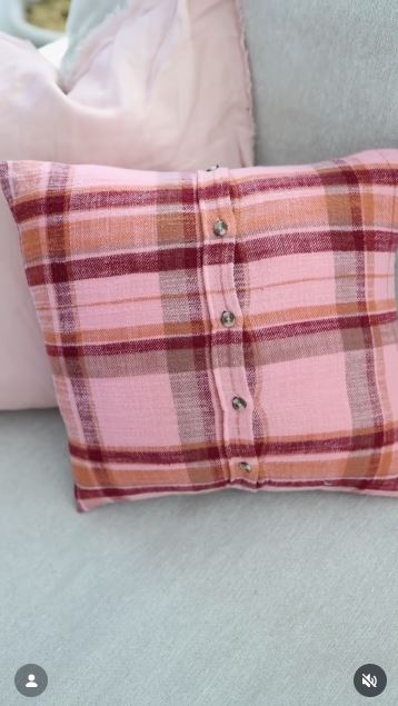 Turn a Knitted Polo Into a Cushion Cover Turn a Knitted Polo Into a Cushion Cover
