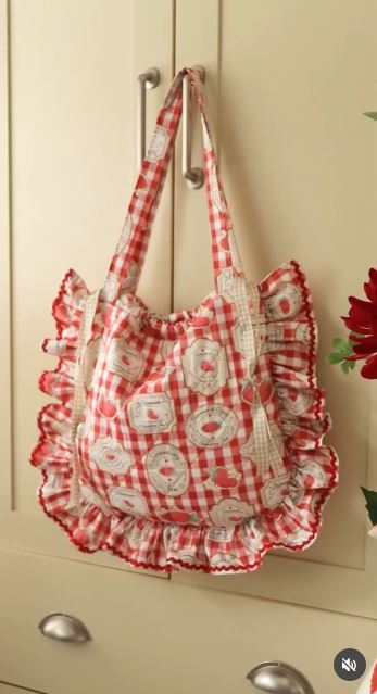 Turn a Striped Men’s Shirt Into a Ruffle Tote