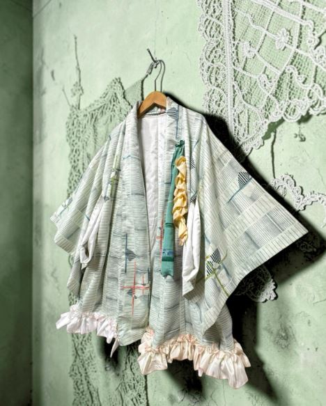 Turn an Old Kimono into a Ruffled Statement Jacket Turn an Old Kimono into a Ruffled Statement Jacket