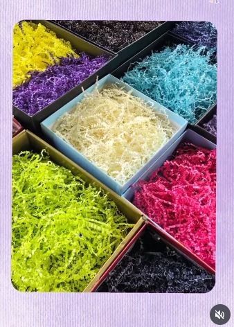 Cushion Gift Boxes With Reused Paper Filler