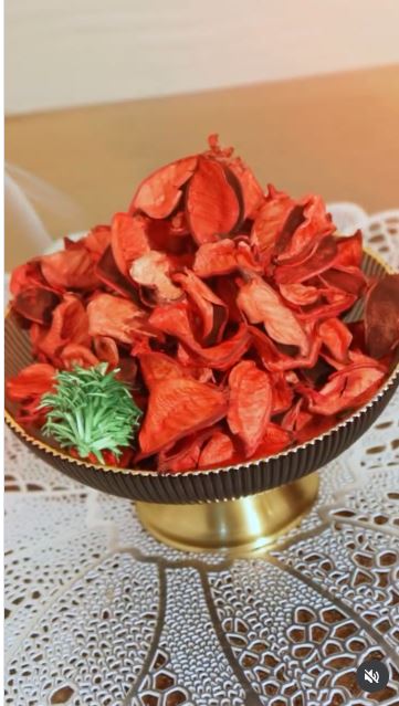 Make Rose-Petal Potpourri for an Open Decorative Bowl Make Rose-Petal Potpourri for an Open Decorative Bowl