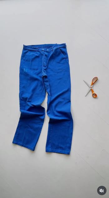 Turn Hospital-Uniform Trousers Into Toiletry Bags