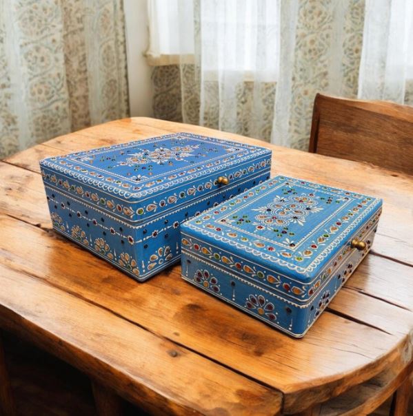 Paint a Pair of Jewelry Boxes with Fine Folk Patterns Paint a Pair of Jewelry Boxes with Fine Folk Patterns