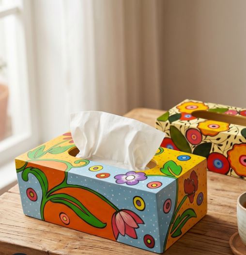 Hand-Paint a Tissue Box with Oversized Flowers Hand-Paint a Tissue Box with Oversized Flowers