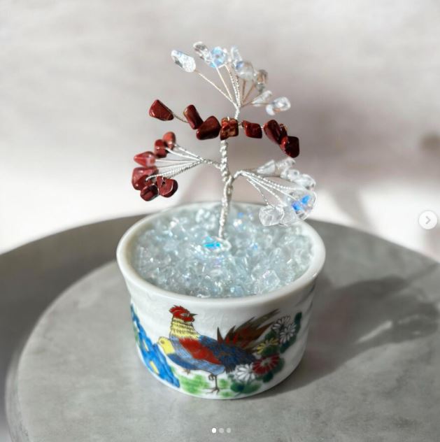 Shape Chandelier Crystals into a Mini Gemstone Tree