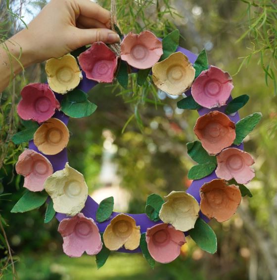 Build a Flower-and-Leaf Wreath Build a Flower-and-Leaf Wreath