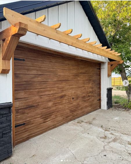 Paint a Faux Wood Finish on a Metal Garage Door