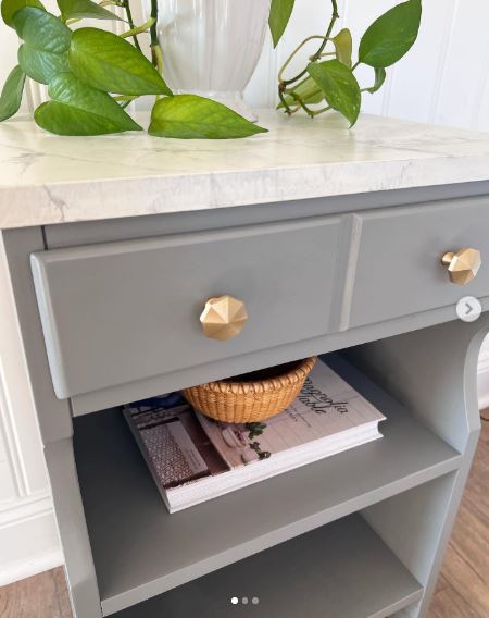 Paint a Soft Faux Marble Top on a Nightstand